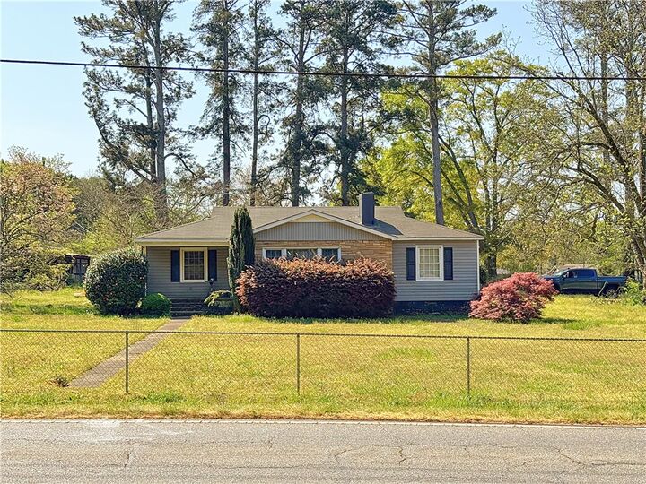 Property Photo: 2925 Dobbins Bridge Road SC 29626