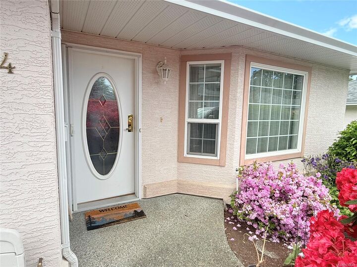 Property Photo: 6111 Sayward Rd #4 BC V9L 5J4