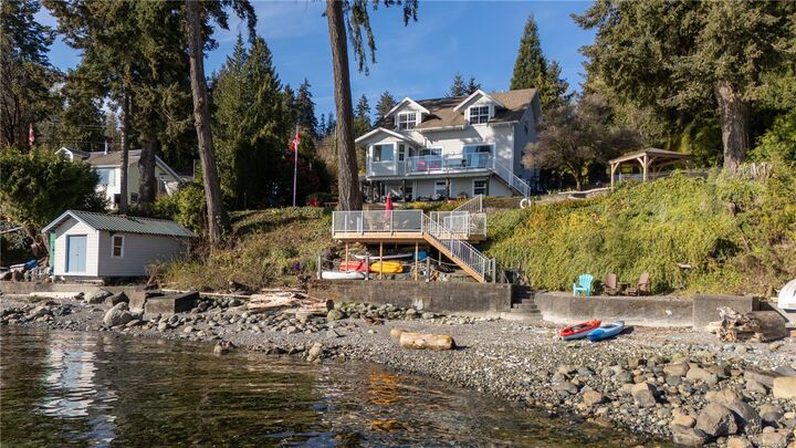 319 Chemainus Rd — photo 1