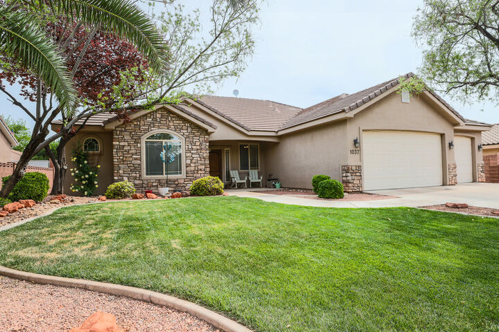 Property Photo:  1037 S 620 East St  UT 84790 