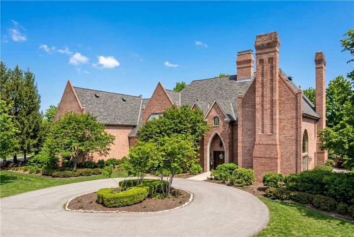 Property Photo: 1501 Theodora Ln PA 15143