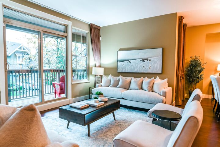 Property Photo:  14208 36A Avenue  BC V4P 0C2 