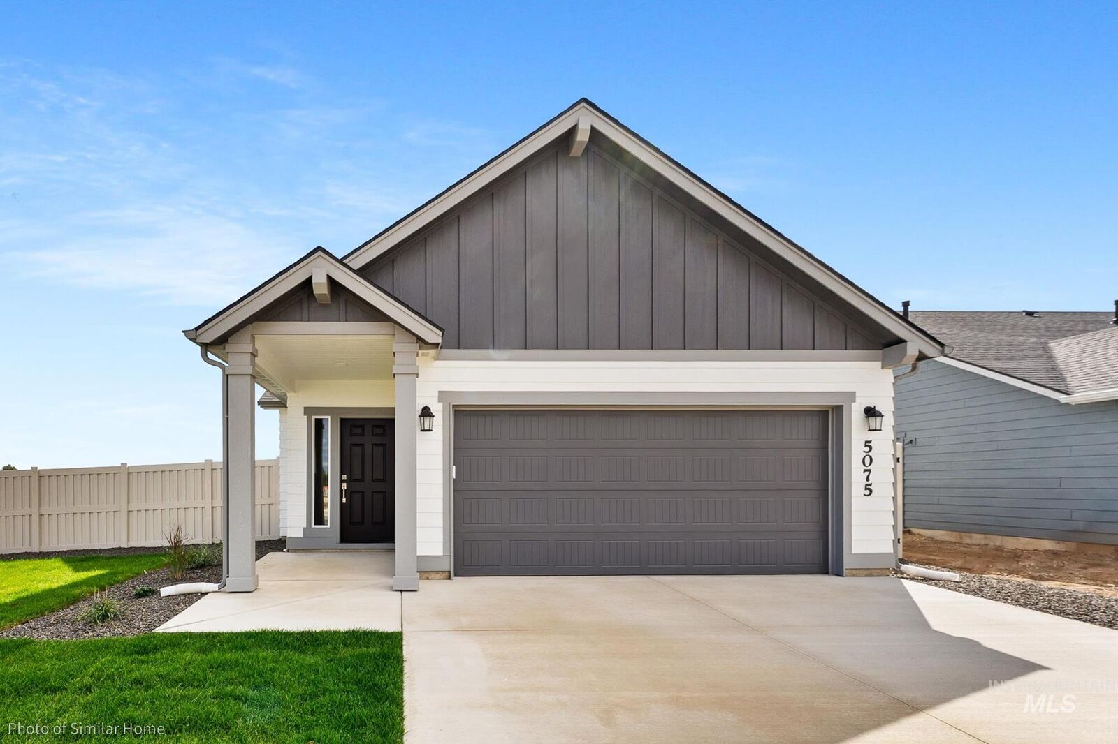 Property Photo:  696 SW Mendenhall St 6/1  ID 83647 