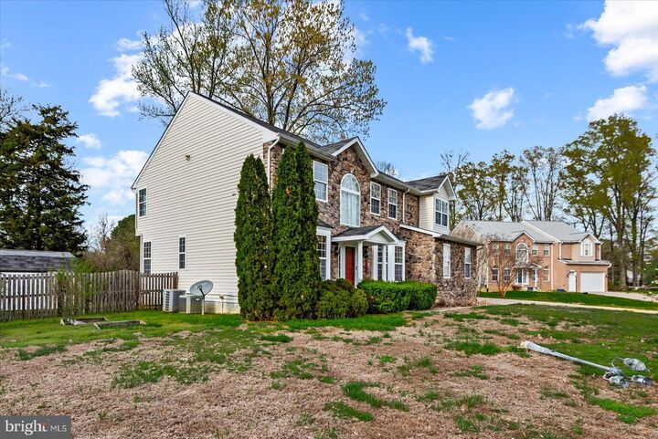 Property Photo: 17141 Leeward Court VA 22485