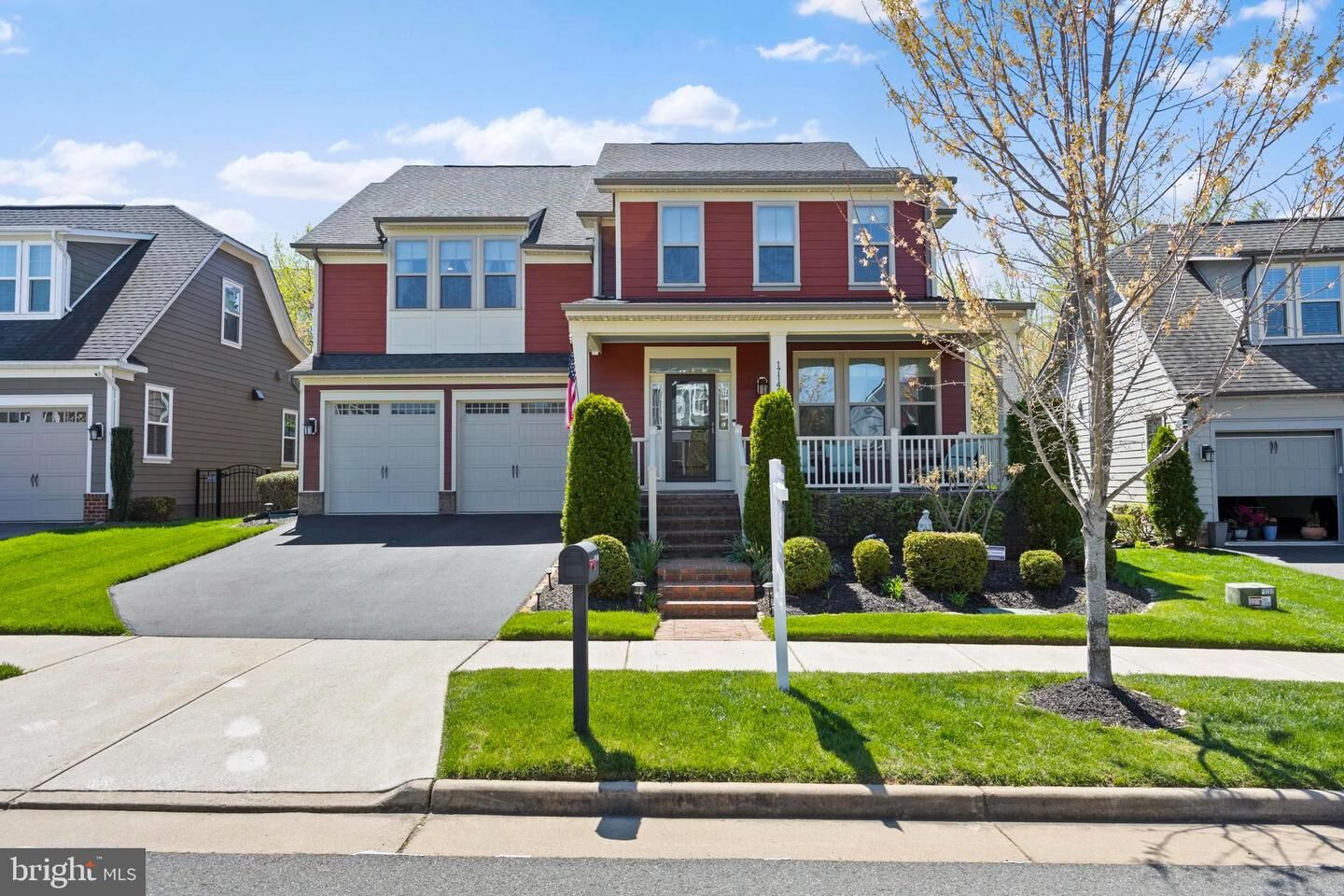 Property Photo: 17148 Gullwing Drive VA 22026