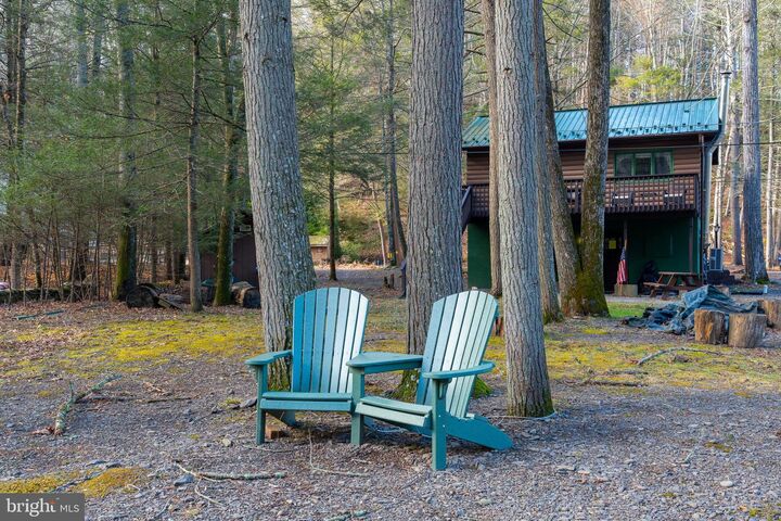 Property Photo: 2138 Bridge Side Drive PA 18302