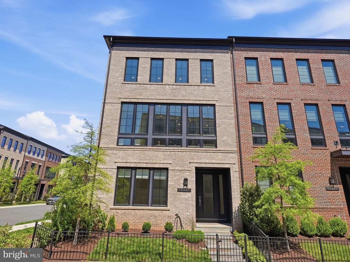 Property Photo: 20230 Taft Terrace VA 20147