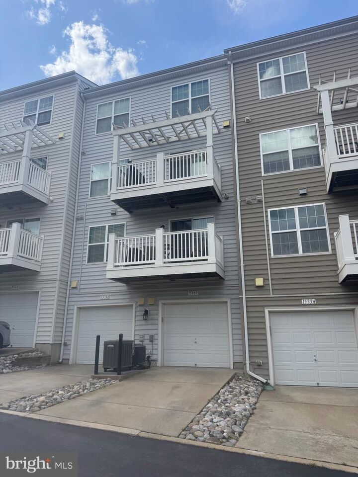 Property Photo:  15360 Kensington Park Drive  VA 22191 