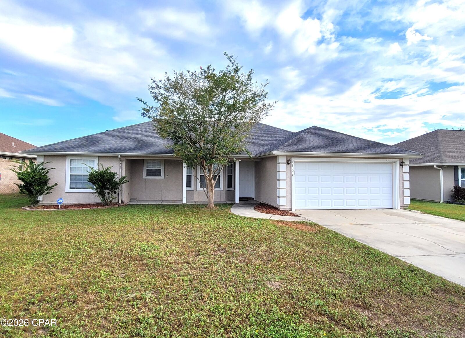 Property Photo: 5607 Frank Hough Road FL 32408