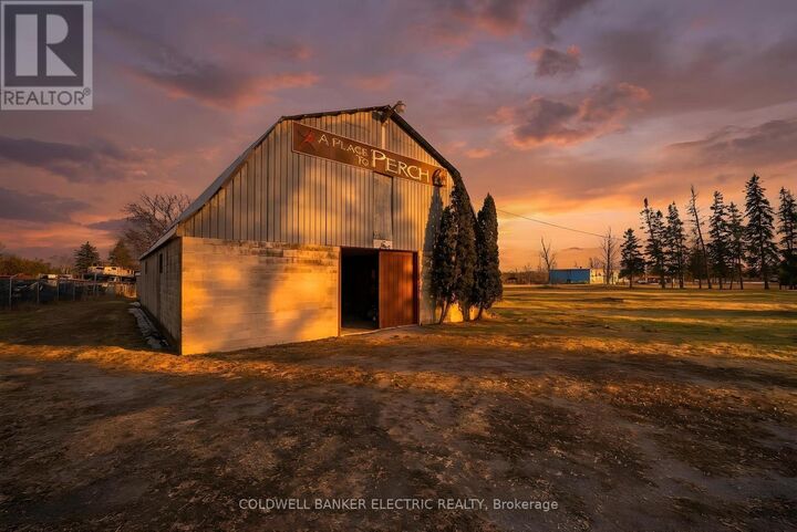 Photo de la propriété:  6984 Highway 62  ON K8N 4Z5 