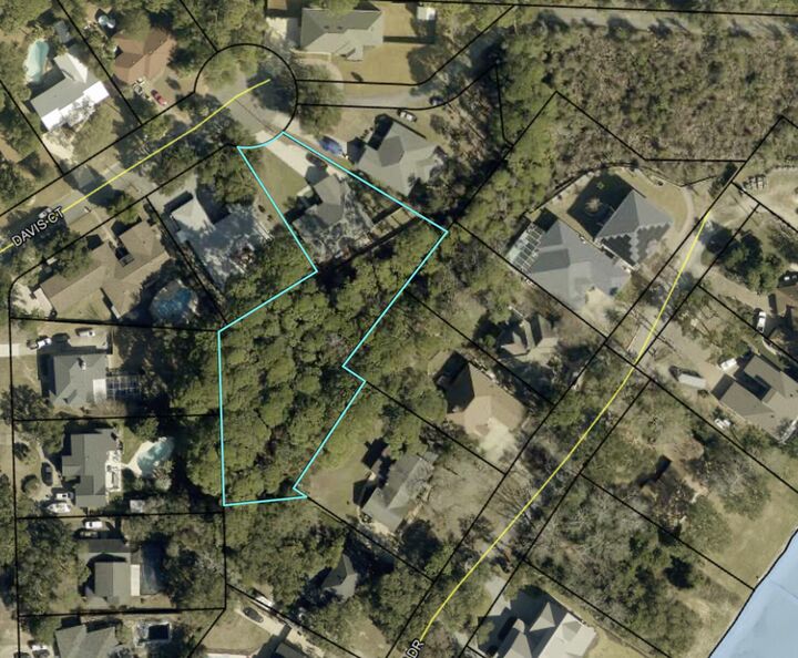 Property Photo:  6 Davis Court  FL 32579 