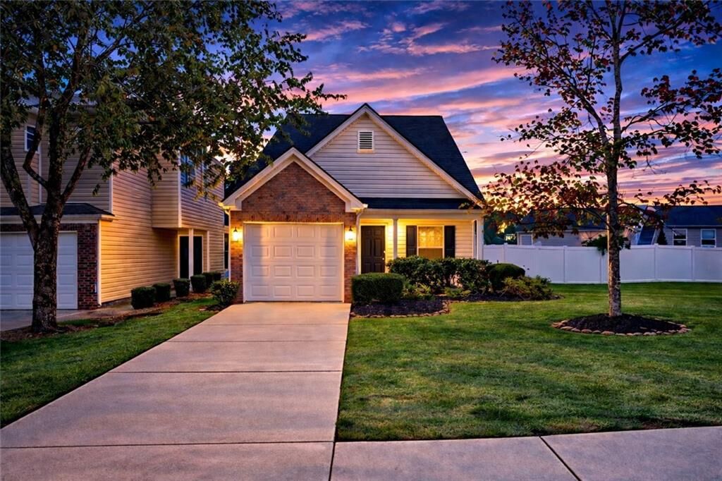 Property Photo: 6150 Smoke Ridge Lane GA 30041