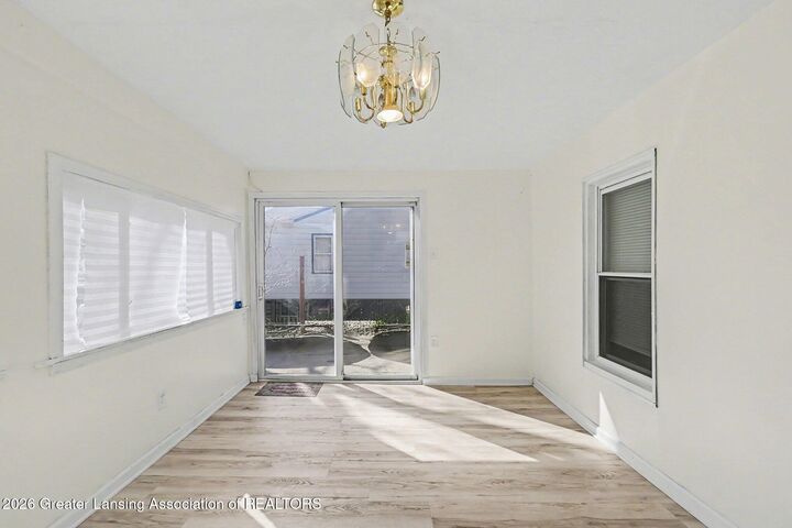 Property Photo: 719 Robert Street MI 48910