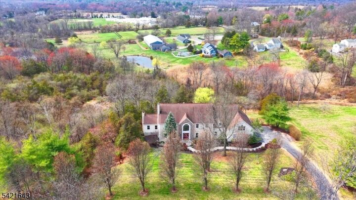 Property Photo:  10 Blue Cliff Dr  NJ 08833 