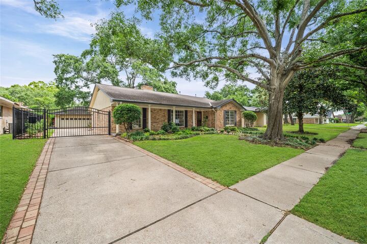 Property Photo:  6206 Rutherglenn Drive  TX 77096 