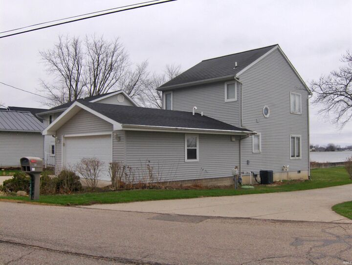 Property Photo:  1007 Chapman Lake Drive  IN 46582 