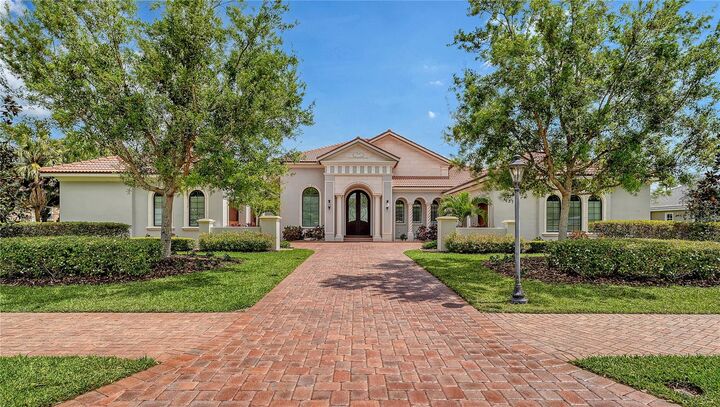 Property Photo: 4127 Founders Club Drive FL 34240