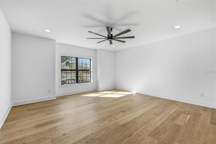 Property Photo: 3012 S Esperanza Avenue FL 33629