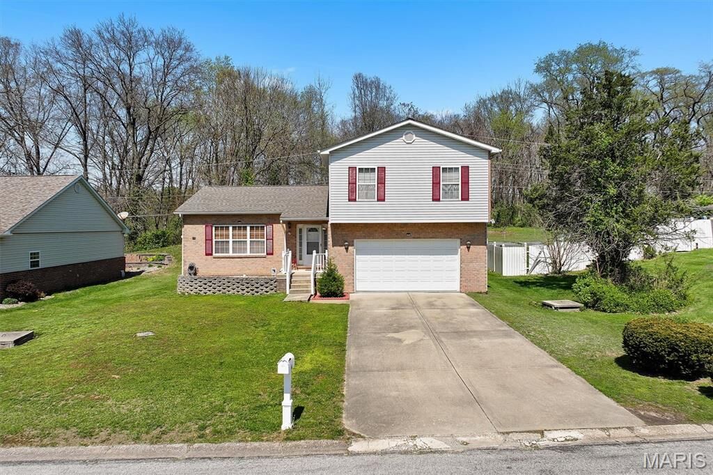 Property Photo:  66 Dianne Drive  IL 62220 