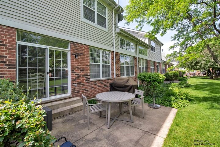 Property Photo:  125 Chestnut Hills Circle  IL 60527 