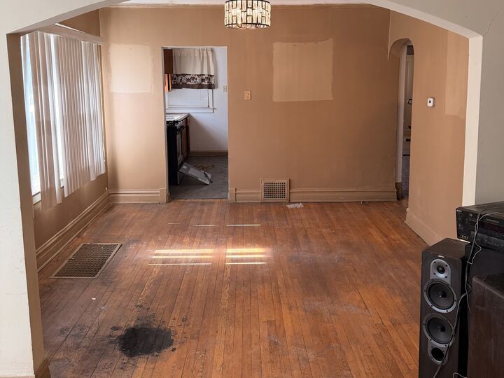 Property Photo: 1400 S 2nd Avenue IL 60153