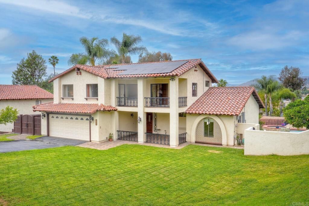 Property Photo:  2740 Crownpoint Pl  CA 92027 