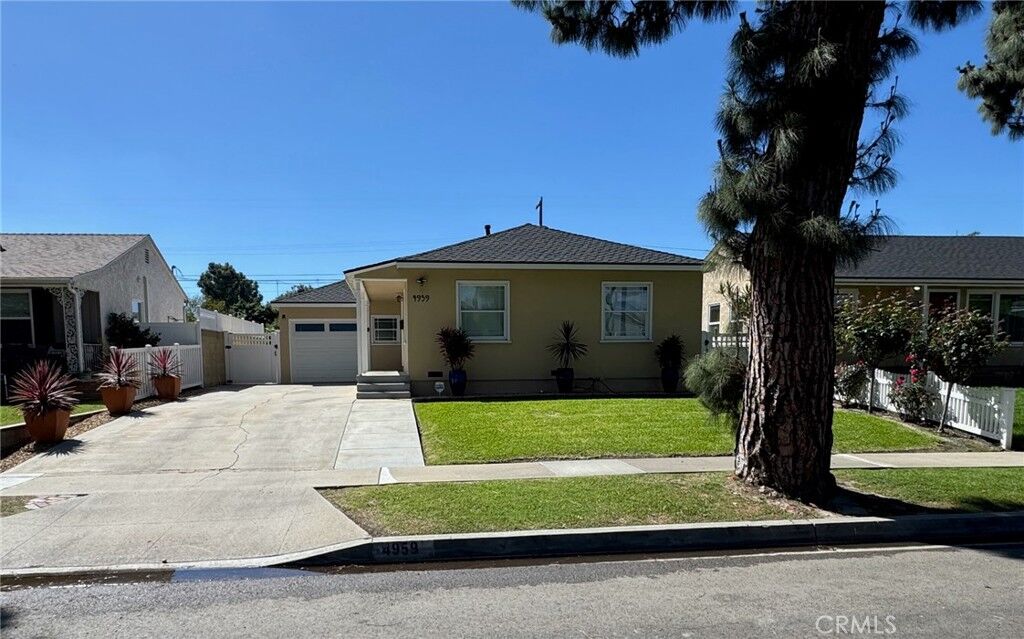Property Photo:  4959 Premiere Avenue  CA 90712 