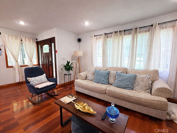 Property Photo:  555 Hickory Lane  CA 91103 