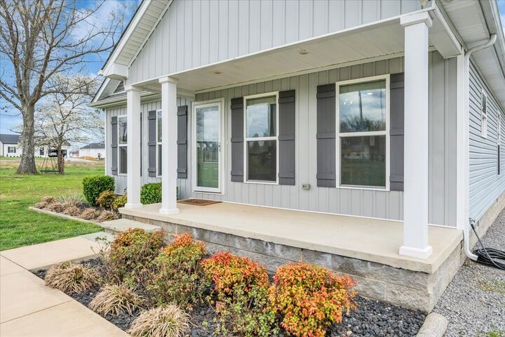 Property Photo:  778 Foster Rd  TN 37166 