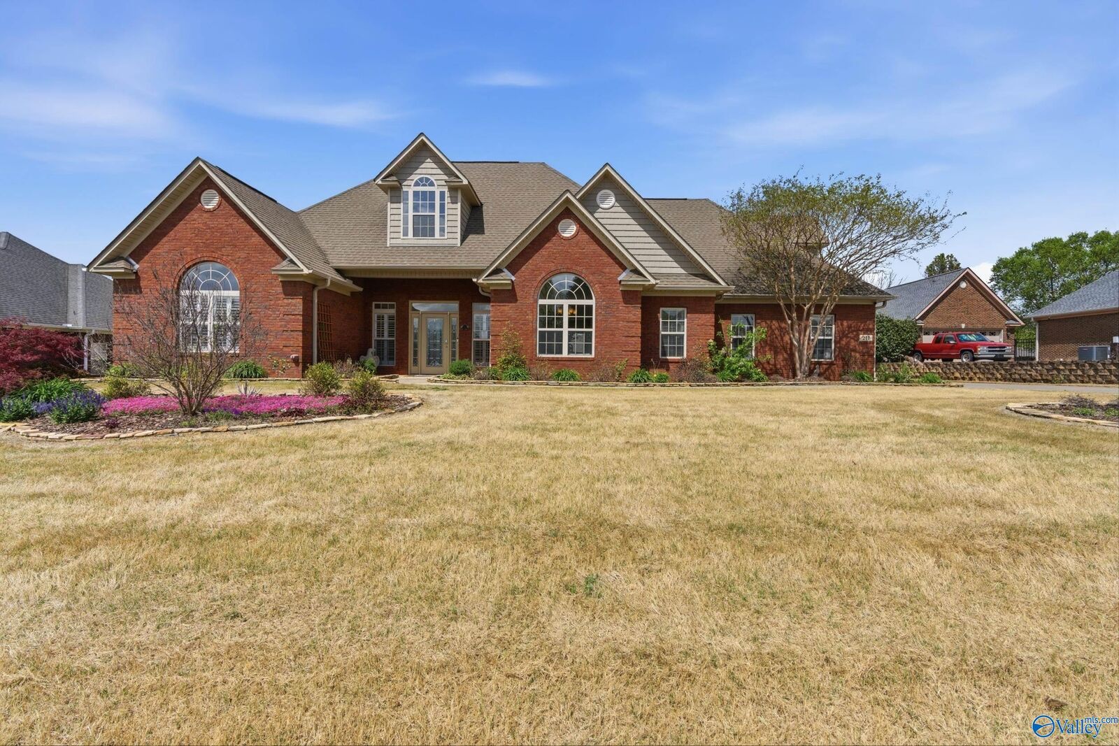 Property Photo:  211 Ash Ridge Drive  AL 35761 