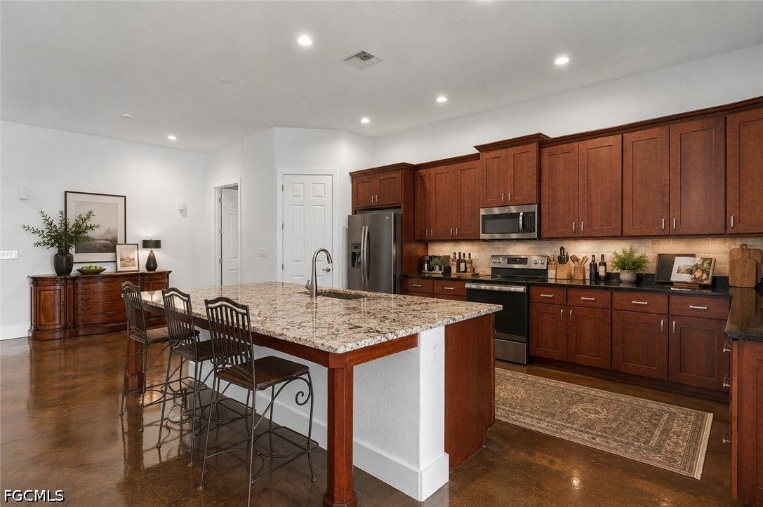 Property Photo: 1561 Lynwood Avenue FL 33901