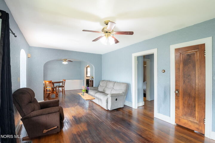 Property Photo:  304 Hopkins Street  OH 43512 