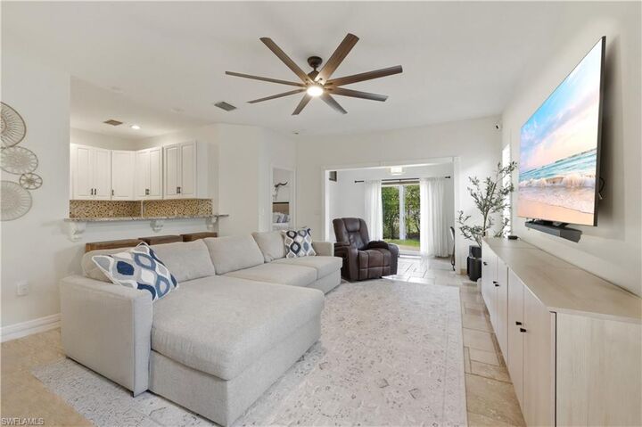 Property Photo:  415 Crossfield Cir 81  FL 34104 