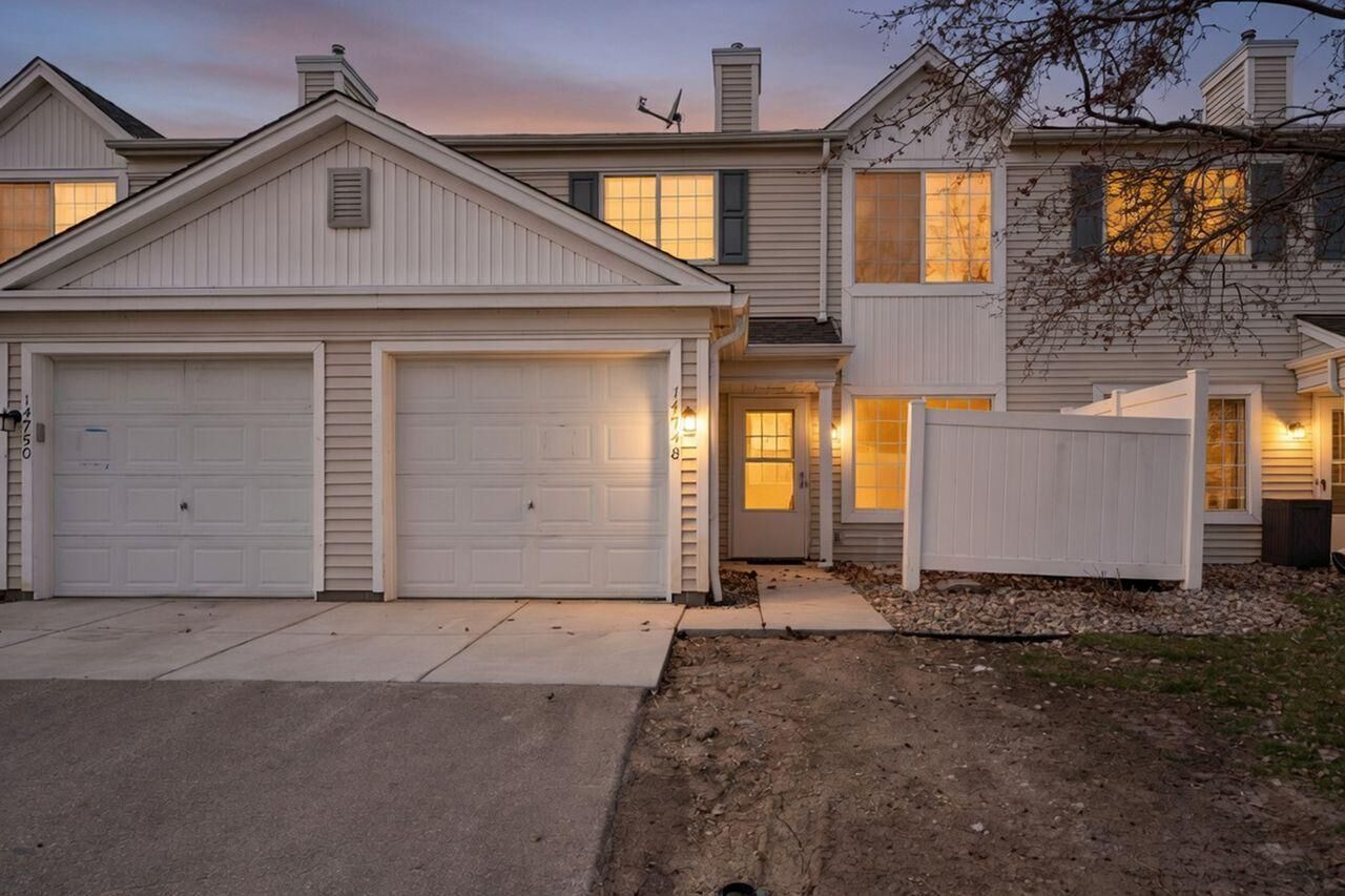 Property Photo:  14748 Excelsior Lane 10  MN 55124 