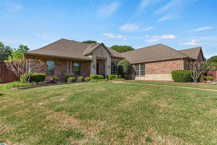 Property Photo: 701 Portofino Place TX 76092