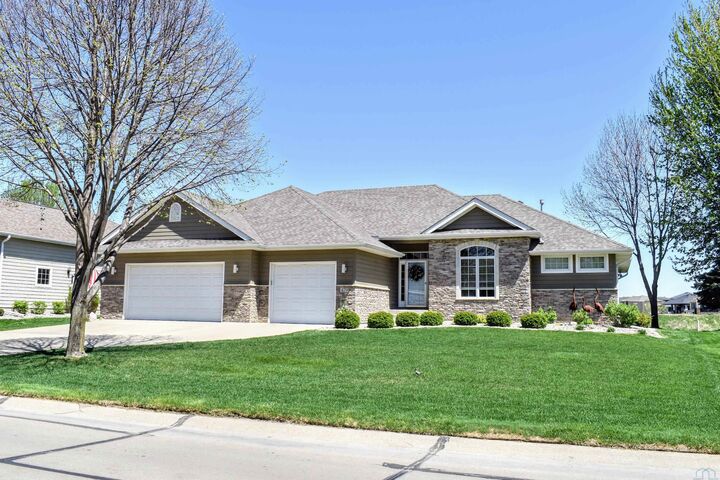 Property Photo: 479 E Sawgrass Trail SD 57049