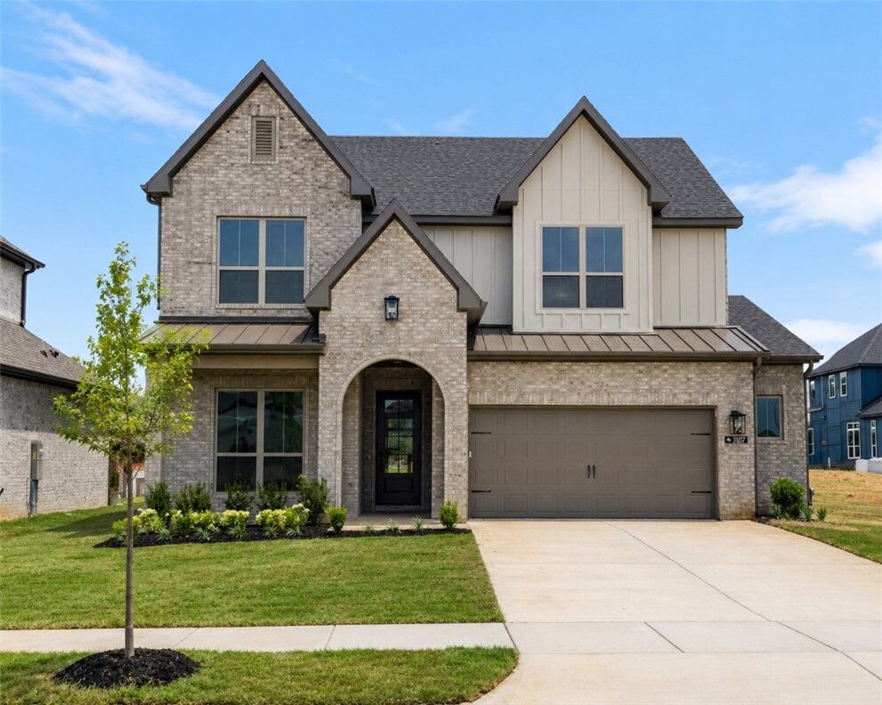 Property Photo:  3107 S 14th Place  AR 72758 