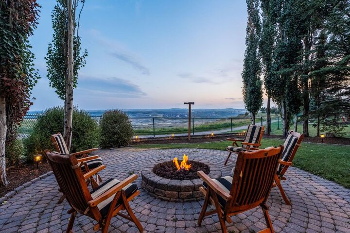 Photo de la propriété:  158 Gleneagles View  AB T4C 1W2 