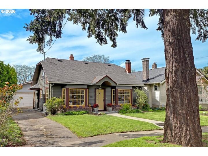 Property Photo:  2915 NE 47th Ave  OR 97213 