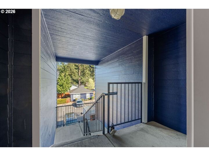 Property Photo:  697 NE 162nd Ave 308  OR 97230 