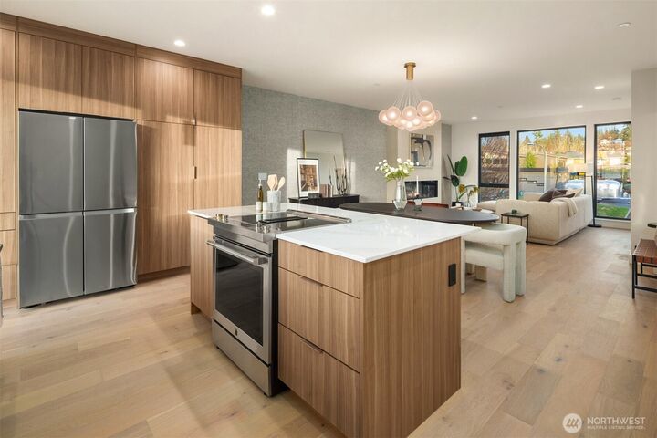 Property Photo:  614  5th Avenue S A103  WA 98020 