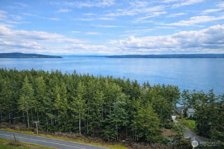 Property Photo: 1012 N Scenic Heights Road WA 98277