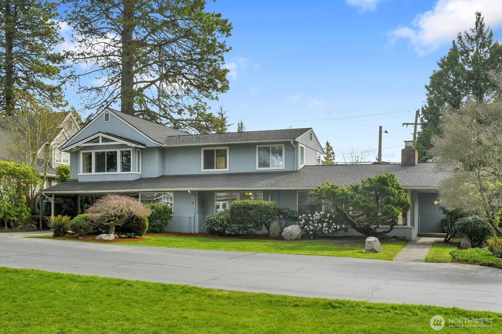 Property Photo:  4719 NE Park Place  WA 98115 