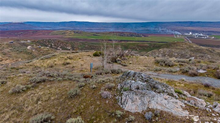 Property Photo:  215  Plata Road  WA 98812 