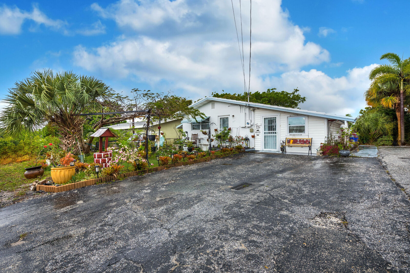 Property Photo: 7111 Washington Avenue FL 33462