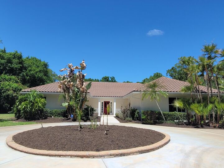 Property Photo:  7922 Steeplechase Court  FL 34986 
