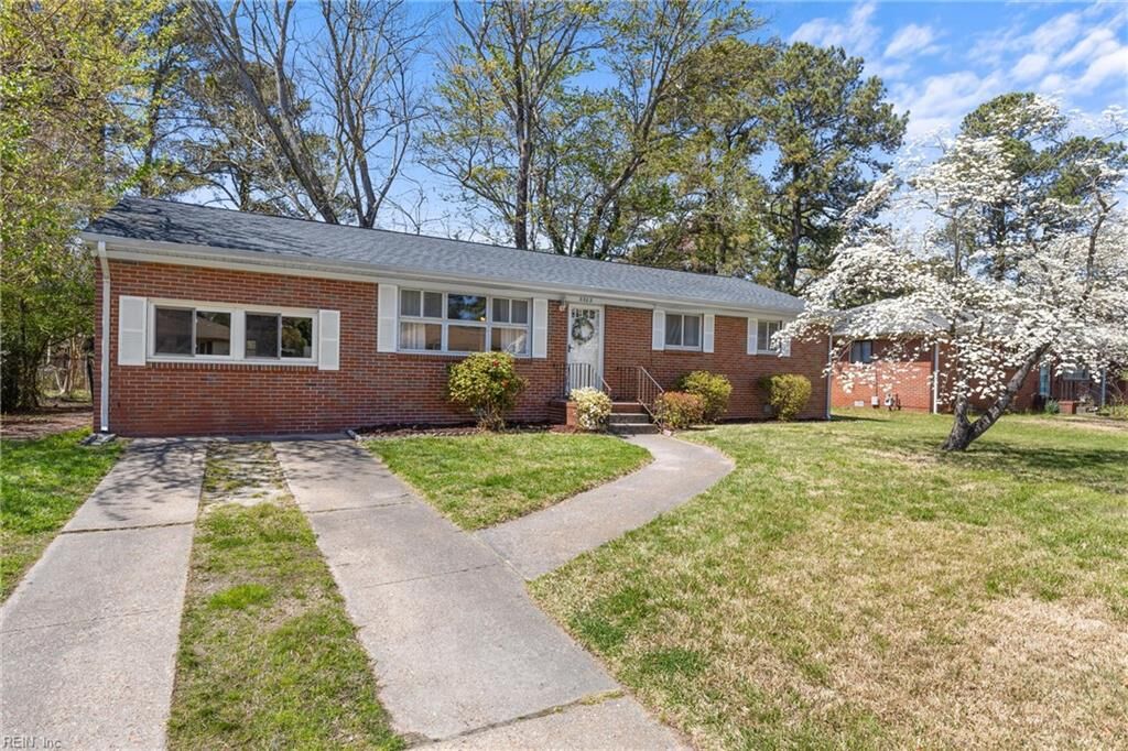 Property Photo:  3302 Stamford Rd  VA 23703 