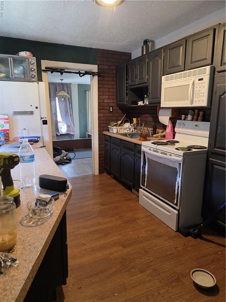 Property Photo:  704 Burrow Ave  VA 23324 