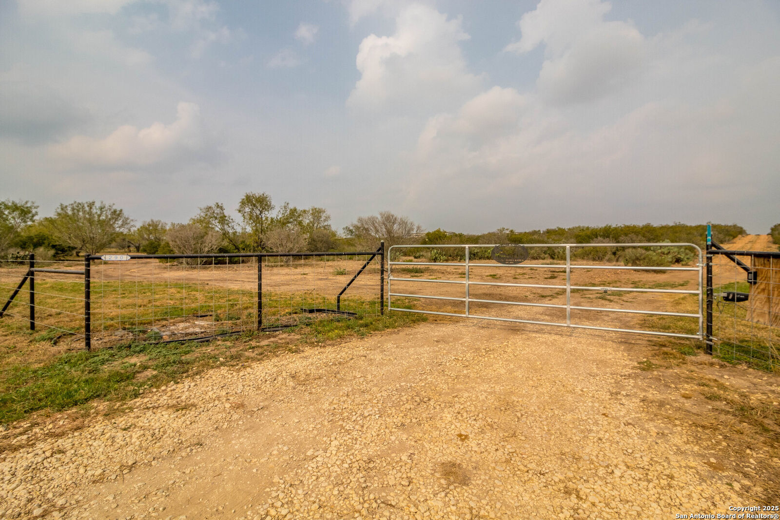 Property Photo: 290 Lilly Bear Ln. TX 78057