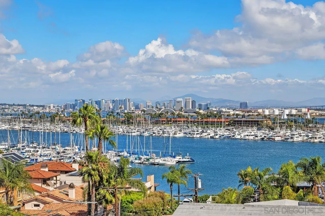 Property Photo:  595 Rosecrans Street  CA 92106 